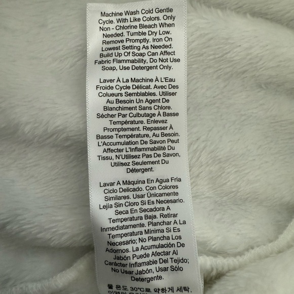 Pottery Barn Kids Cozy Cream Hooded Bathrobe - Picture 6 of 8